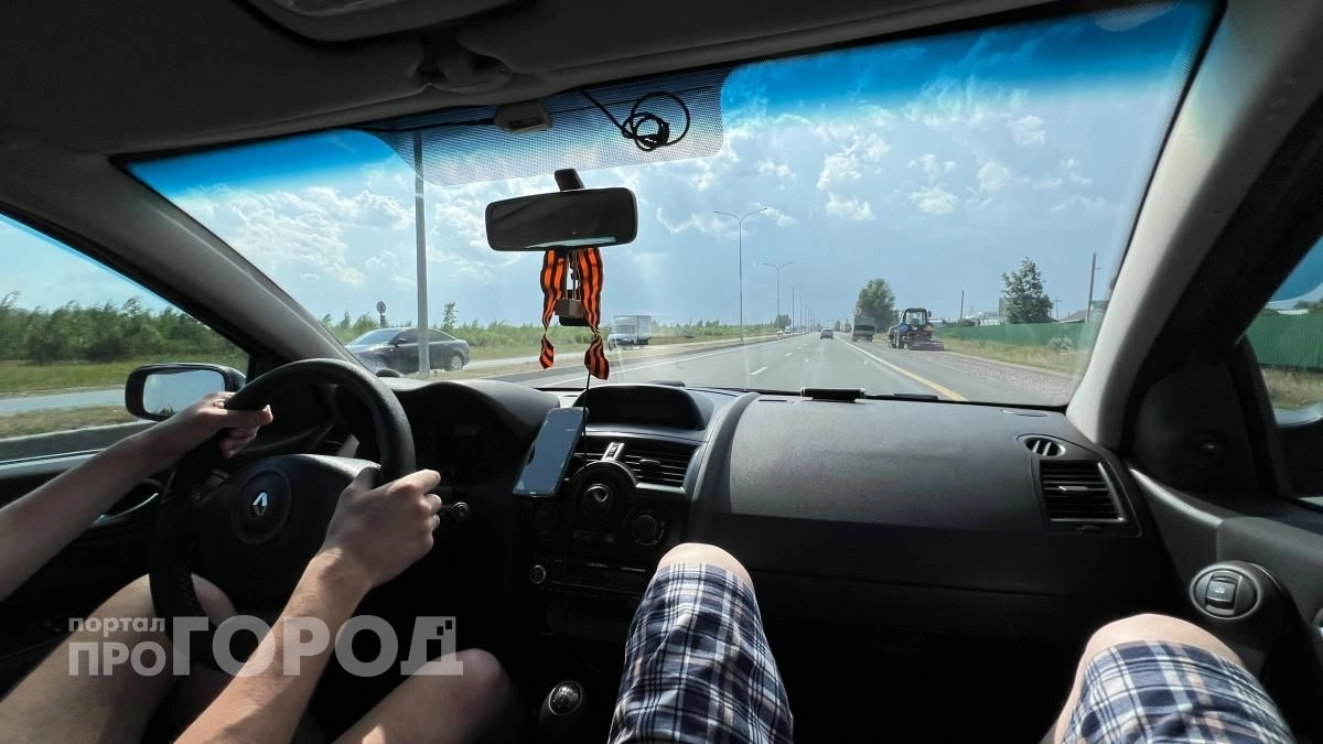Хватит тратить топливо впустую: автомеханик объяснил, нужно ли на самом деле греть мотор в летнюю жару