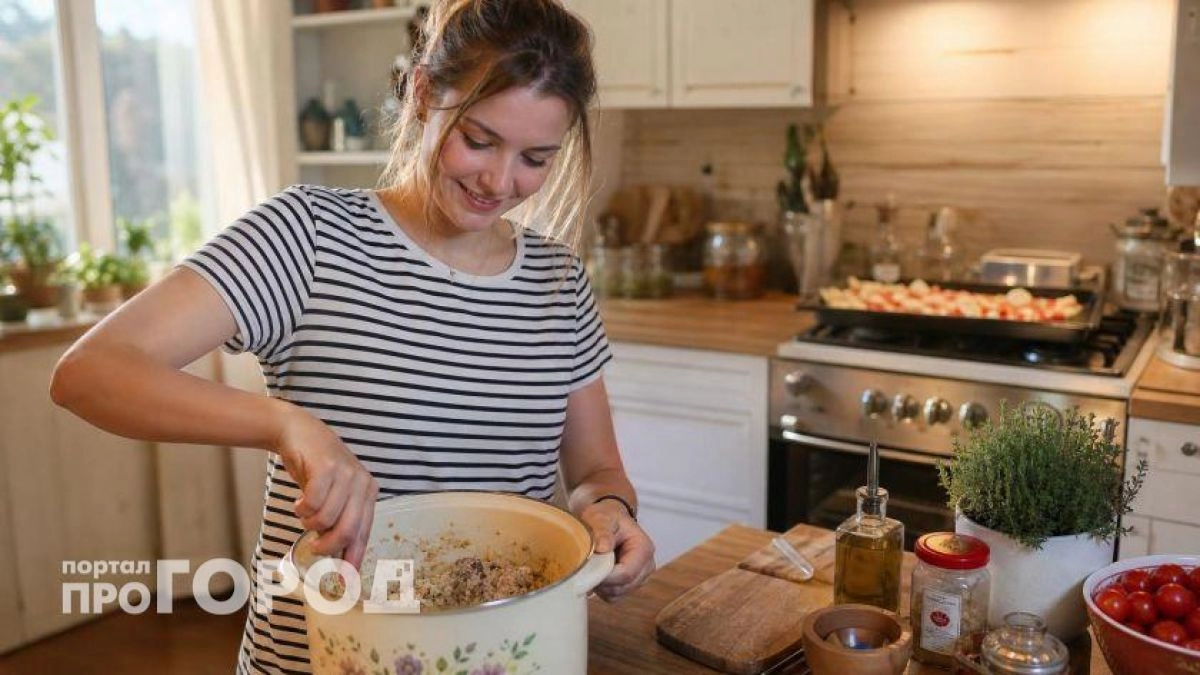 Просто встряхните крылышки в кастрюле с этим составом: получается вкуснее любого ресторана и съедается сразу