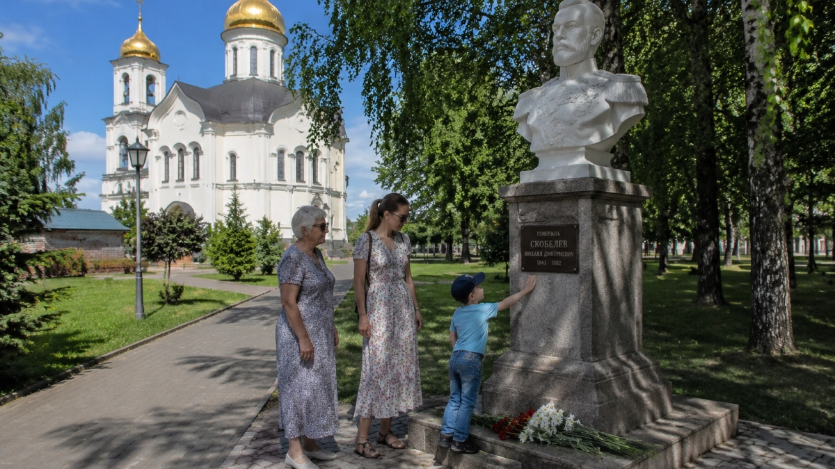 В Уссурийске открыли бюст цесаревича — в память о визите 1891 года