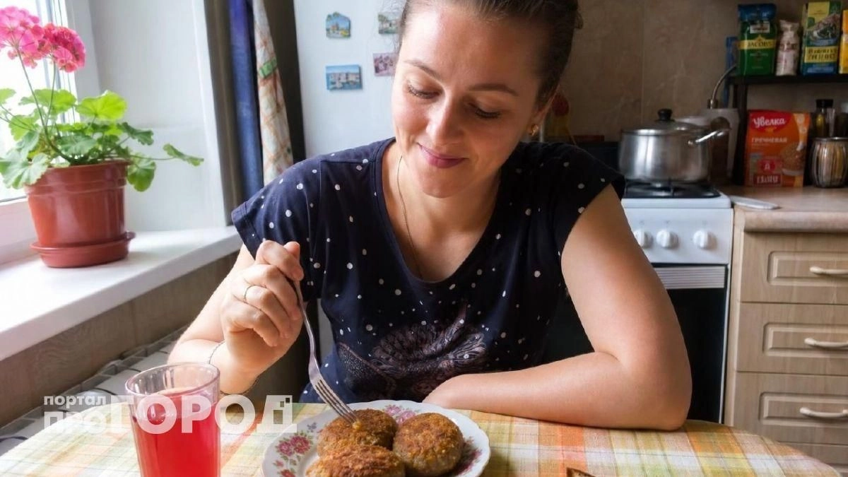 Забыла про фарш и сэкономила семейный бюджет: мои домашние котлеты из этого продукта едят с большим восторгом