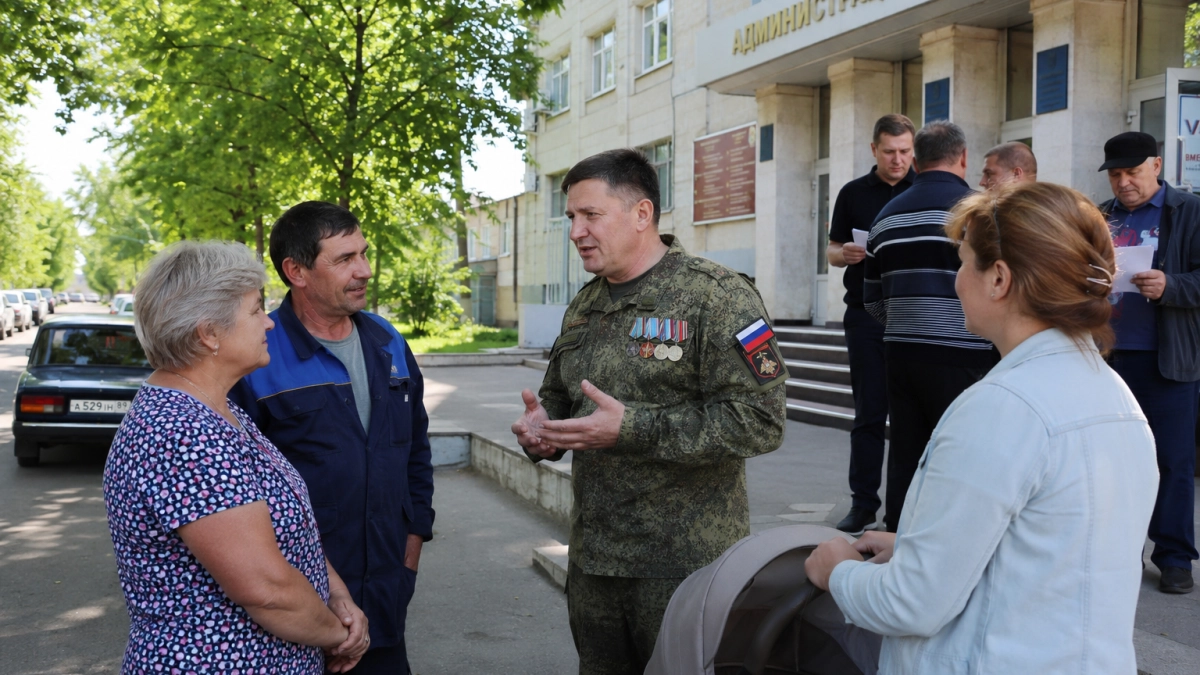 Героя России Китаева попытались удалить с заседания в Находке после критики чиновников