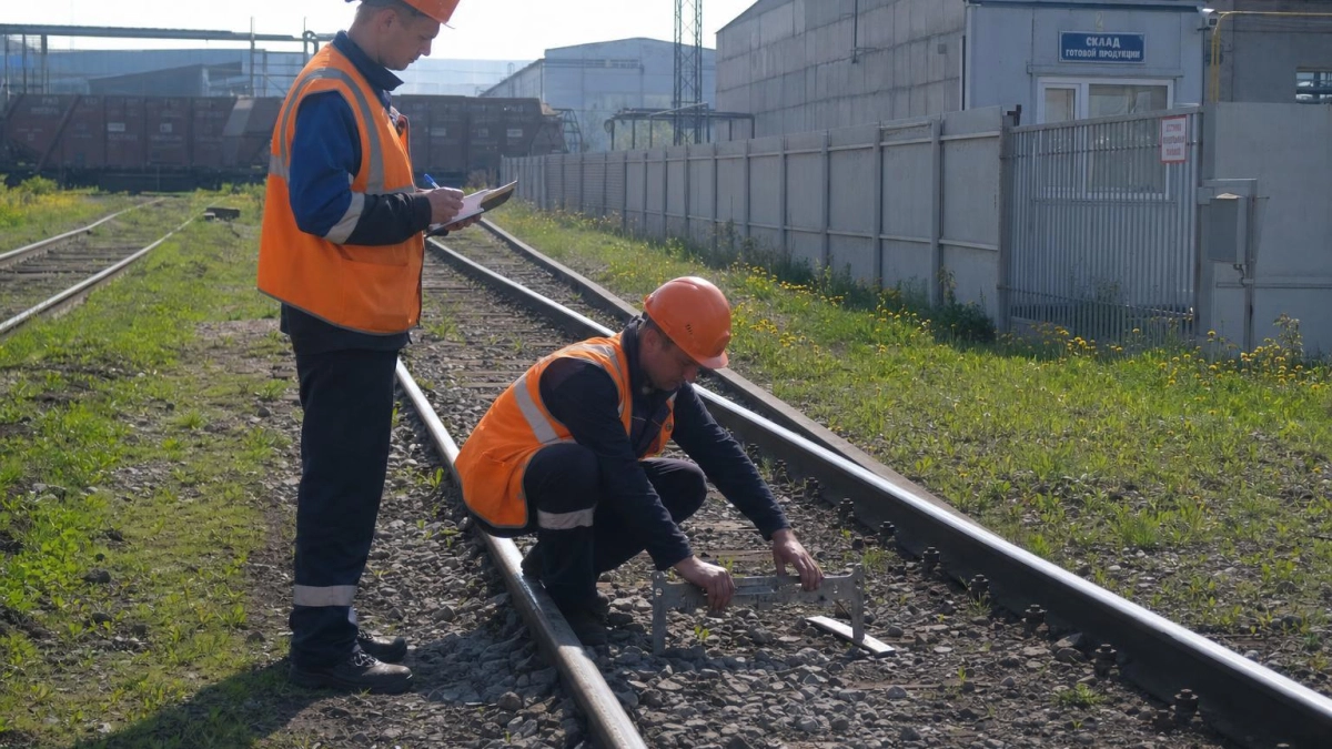 В Артёме два порожних вагона сошли с рельсов — Следком начал проверку