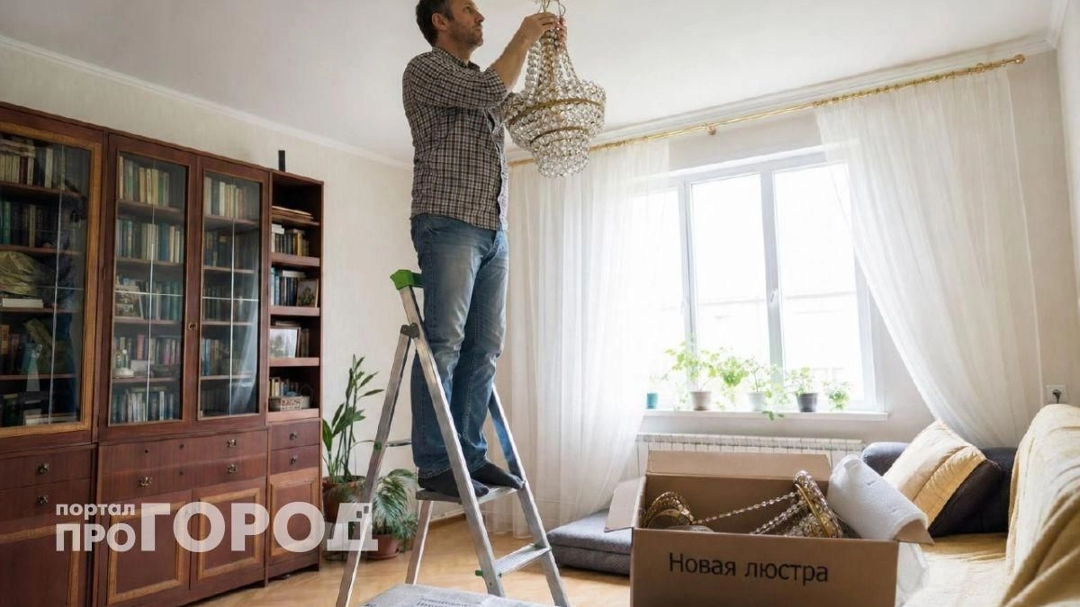 Забудьте про громоздкие люстры: этот простой прием мгновенно превращает низкий потолок в высокий горизонт