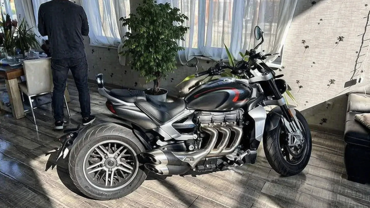 Во Владивостоке продают редкий британский Triumph Rocket III GT с мотором 2,5 литра