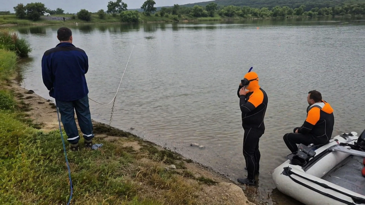 В Приморье в опасном водохранилище пропал под водой девятилетний мальчик