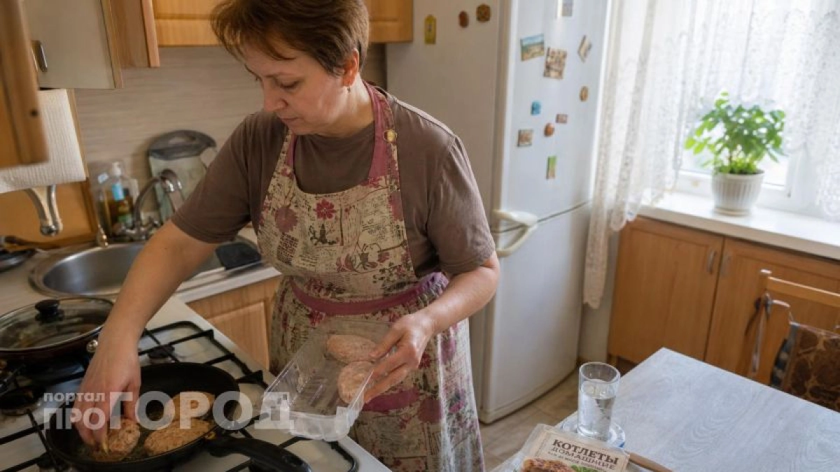 Перестаньте портить фарш: всего одно действие на сковороде сделает котлеты сочными и без сырой середины