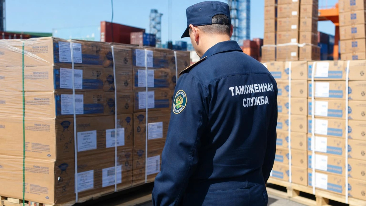 Во Владивостоке задержали 22 тонны жареного филе угря из Китая