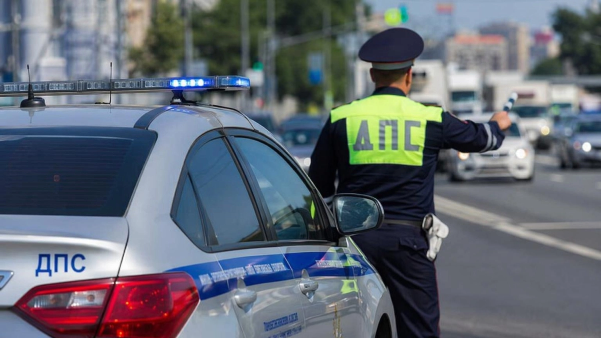 Жителя Уссурийска оштрафовали за нецензурную надпись на стекле автомобиля