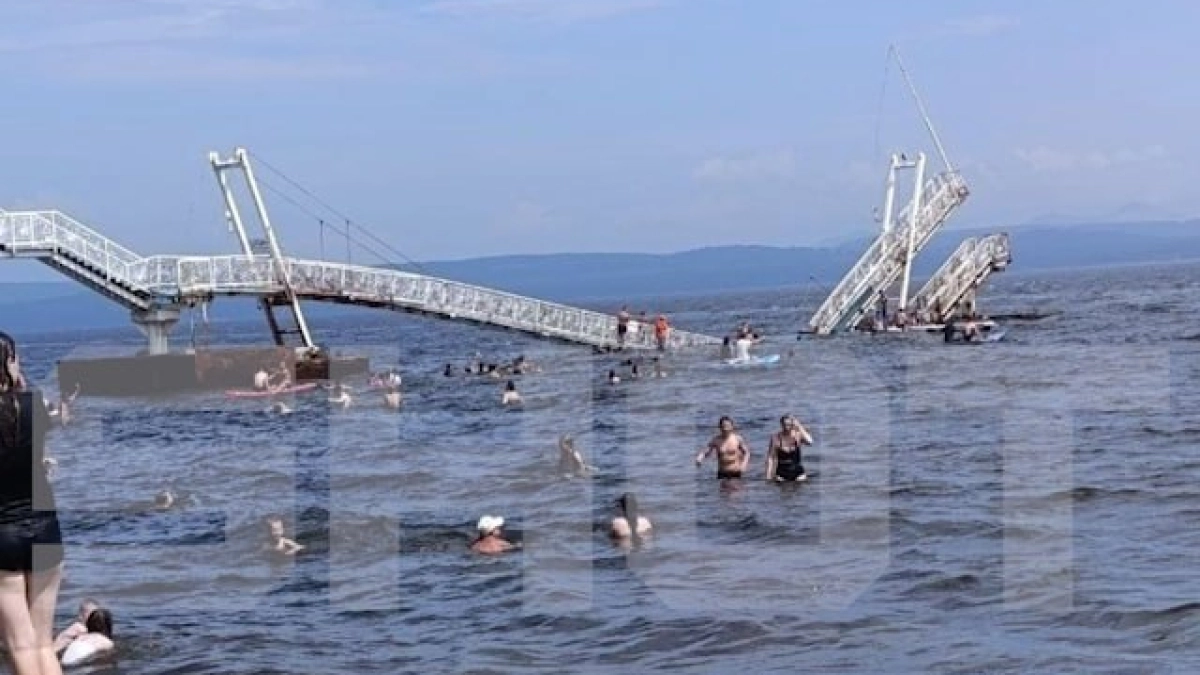В Приморье рухнул в воду мост с детьми: одному мальчику оторвало палец