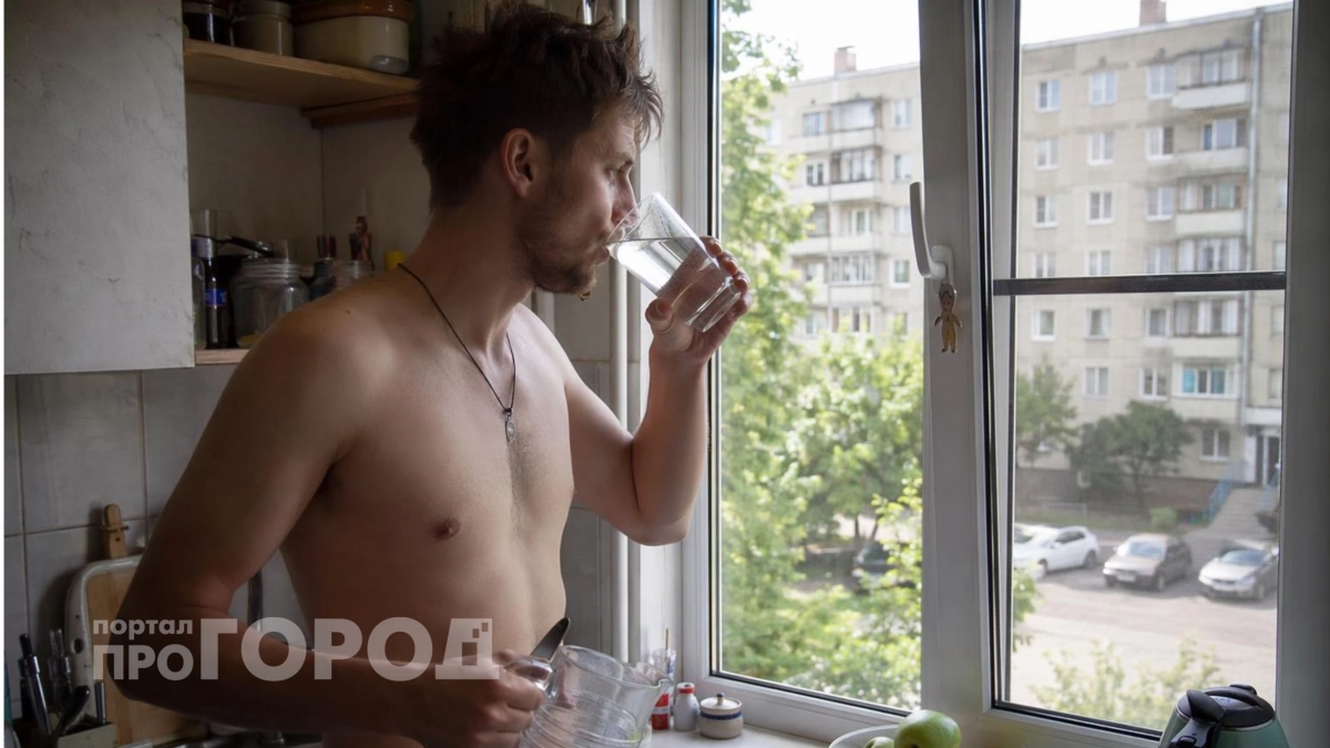 Хватит насильно вливать в себя литры воды: эксперты дали простую формулу для расчета вашей личной нормы