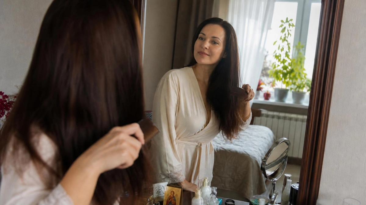 Вы сами портите свои волосы каждый день: 5 вредных привычек, которые визуально добавляют вам лишние годы