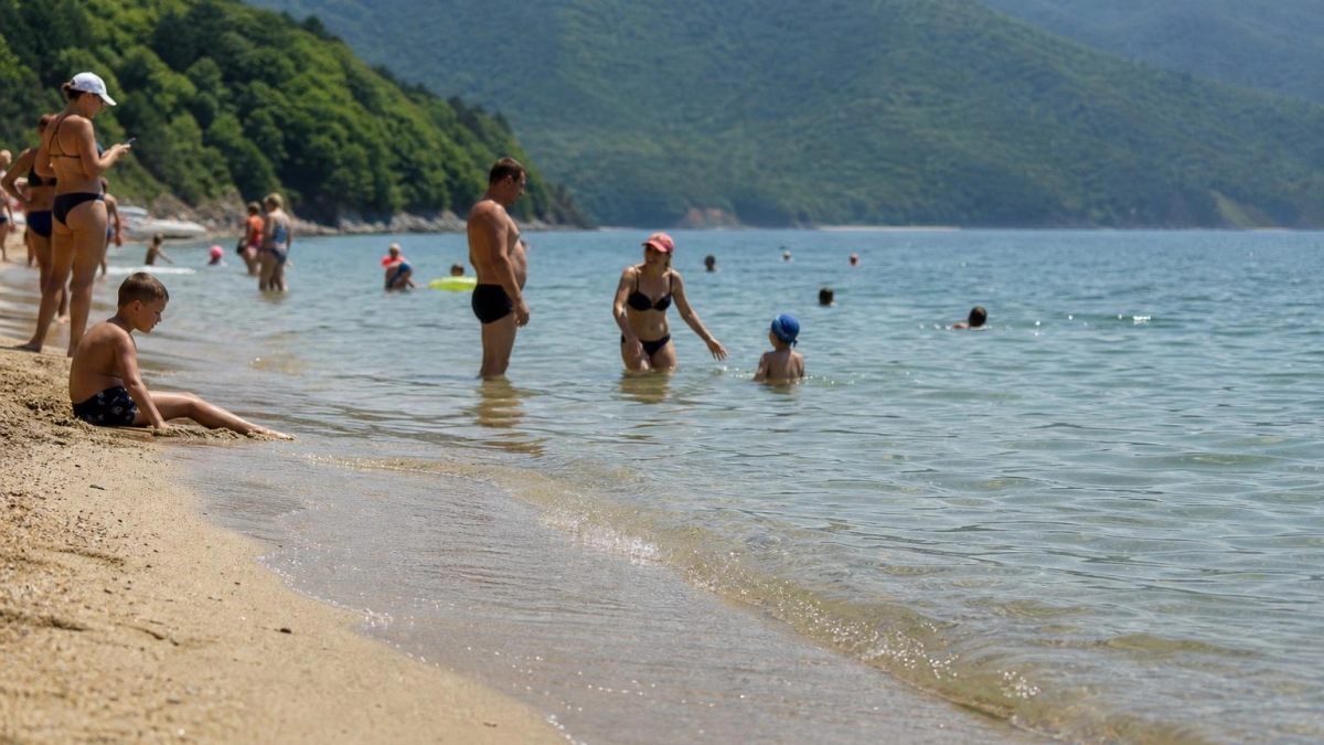 В Приморье море прогрелось до +25,6 °C и оказалось теплее Крыма