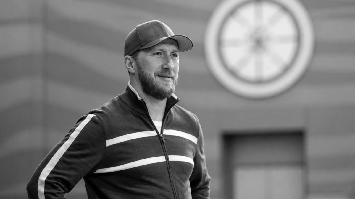 Во Владивостоке погиб основатель Динамо-Владивосток и тренер Эдуард Сандлер