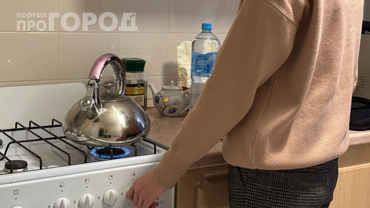 Хватит сливать воду из чайника: эксперты объяснили, что на самом деле происходит при повторном кипячении