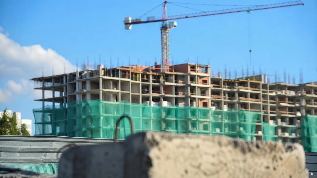 Во Владивостоке дольщики взыскали с застройщика свыше миллиона за задержку жилья