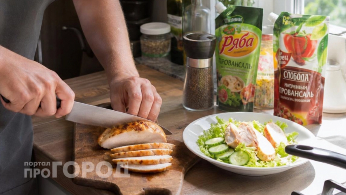 Больше никакой сухой курицы: мой проверенный способ варки делает филе настолько нежным что оно тает во рту