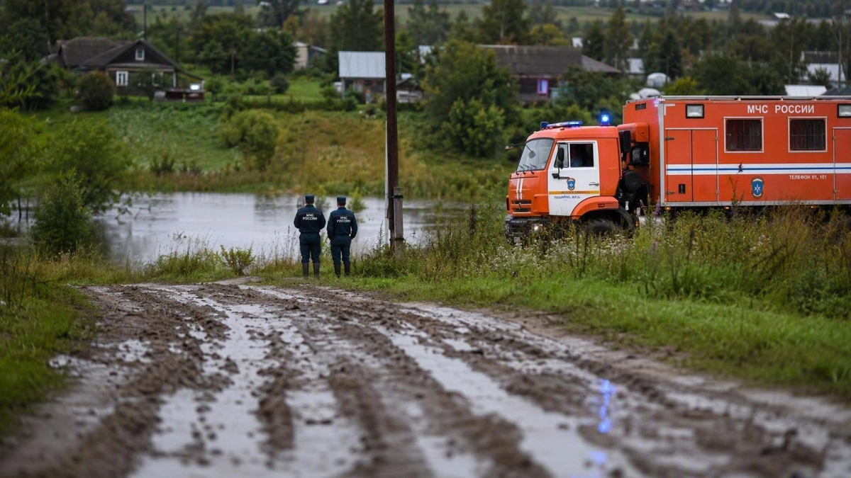 Село в Приморье неделю остается отрезанным водой без объездной дороги