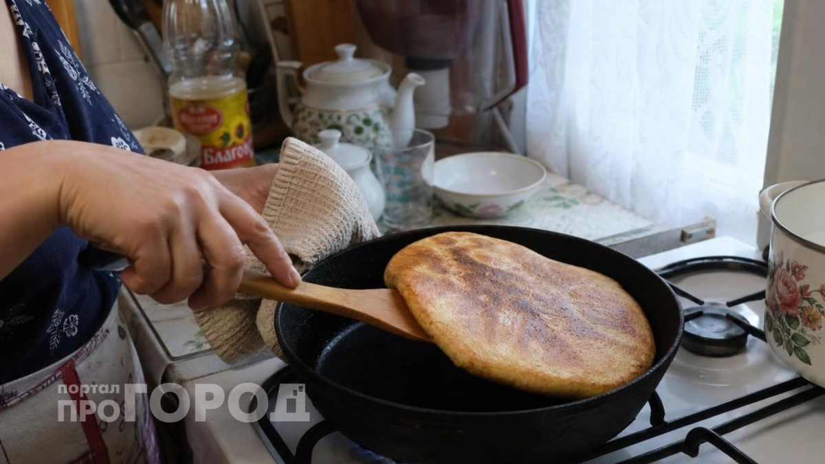Больше не трачу время на духовку: пеку пышный хлеб прямо на сковороде за считанные минуты к завтраку