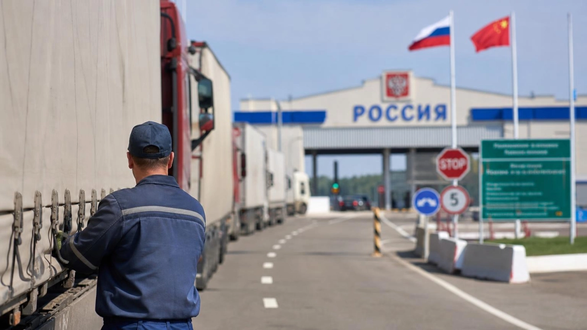 Кабмин открыл пункт пропуска Краскино на границе с Китаем с запуском по временной схеме