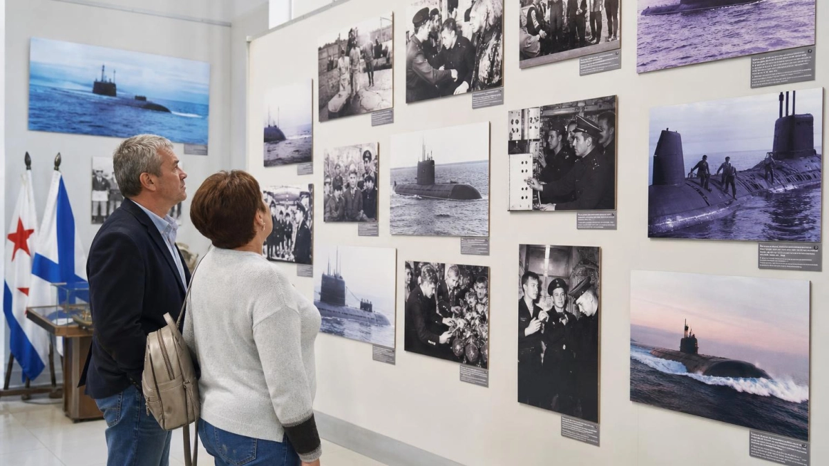 Во Владивостоке открыли выставку к юбилею подводного флота с кадрами с 1970-х