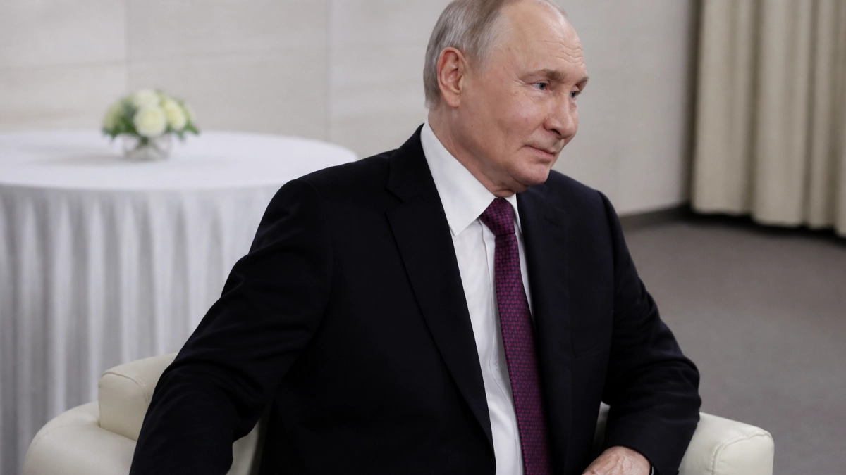 Песков назвал поездки Путина в Киргизию и на ВЭФ насыщенными встречами