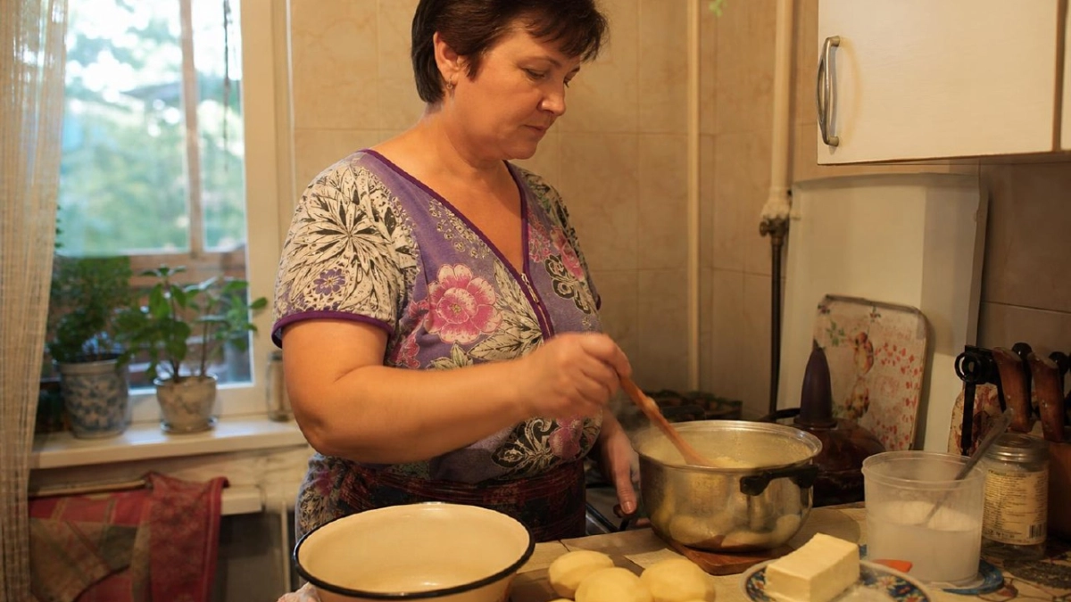 Перестаньте мучить картошку блендером: один простой прием сделает пюре нежным и воздушным как облако