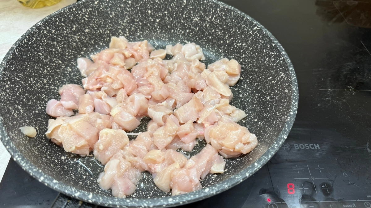 Перестаньте мыть эти продукты перед готовкой: вы лишь помогаете опасным бактериям размножиться на кухне