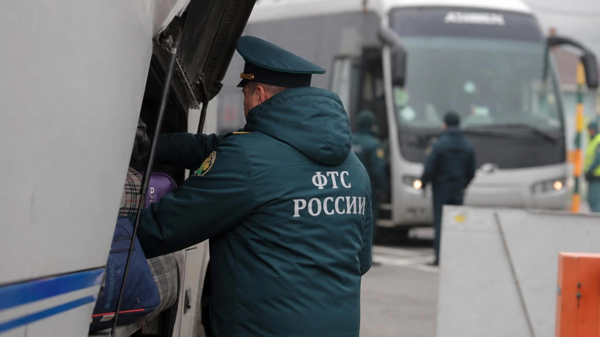 В Приморье у водителя автобуса изъяли 105 тысяч контрабандных сигарет