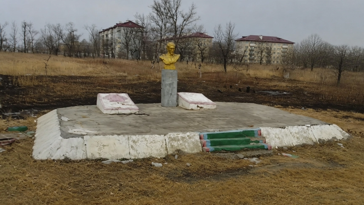 В Воздвиженке объявили тендер на реконструкцию памятника герою Александру Шитикову