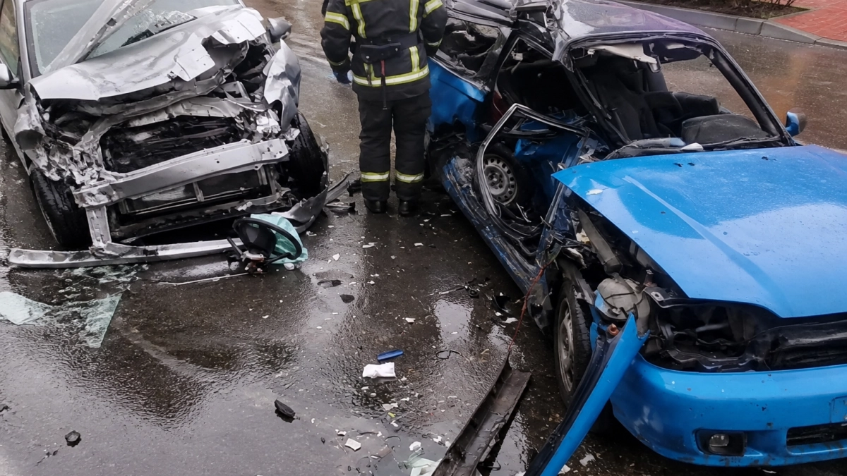 В Артеме Honda выехала на встречную полосу, госпитализированы четыре человека