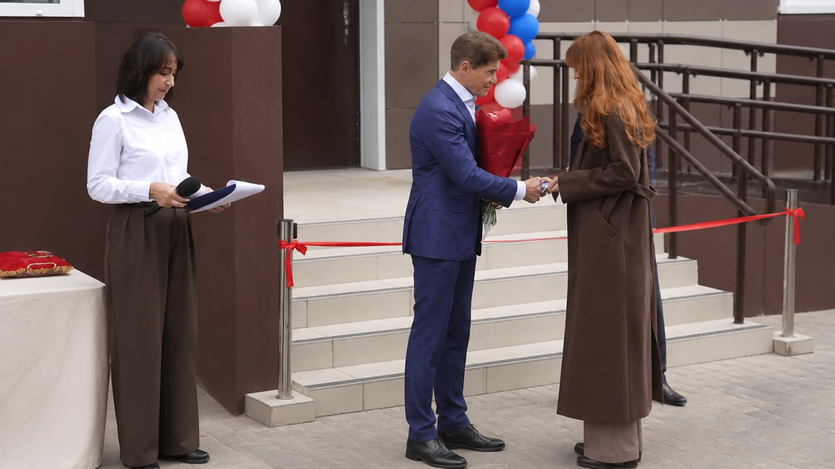 В Дальнегорске вручили ключи от 50 новых квартир семьям и специалистам