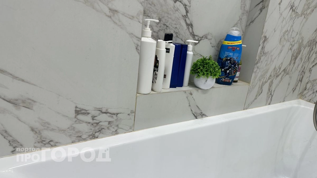 Забудьте про покупную химию: плесень в ванной исчезает от этого копеечного состава за считанные минуты