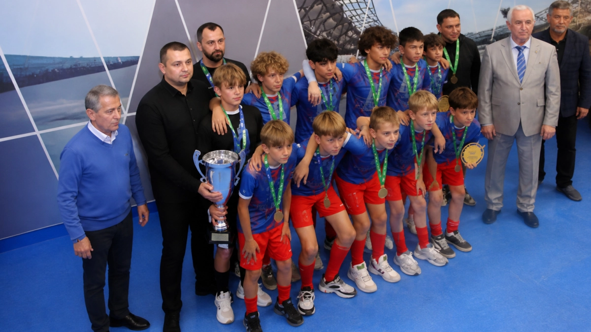 Команда из Уссурийска выиграла Суперфинал «Кожаного мяча», одержав три победы