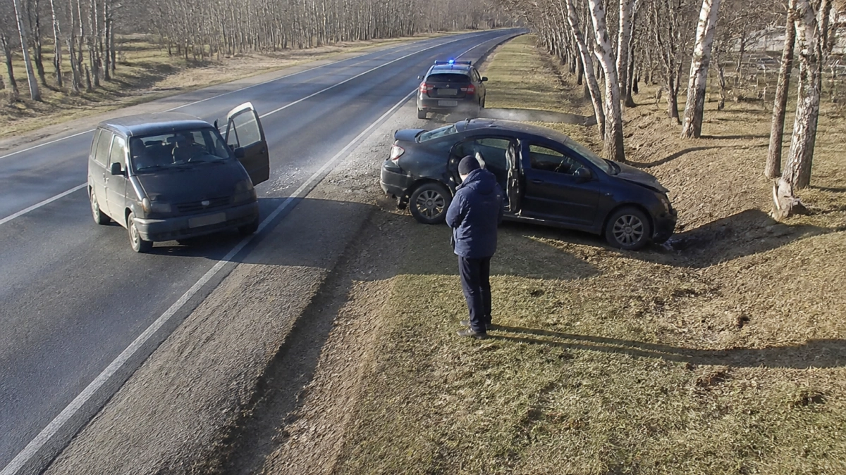 В Артеме в ДТП при повороте налево пострадали шесть человек, включая детей