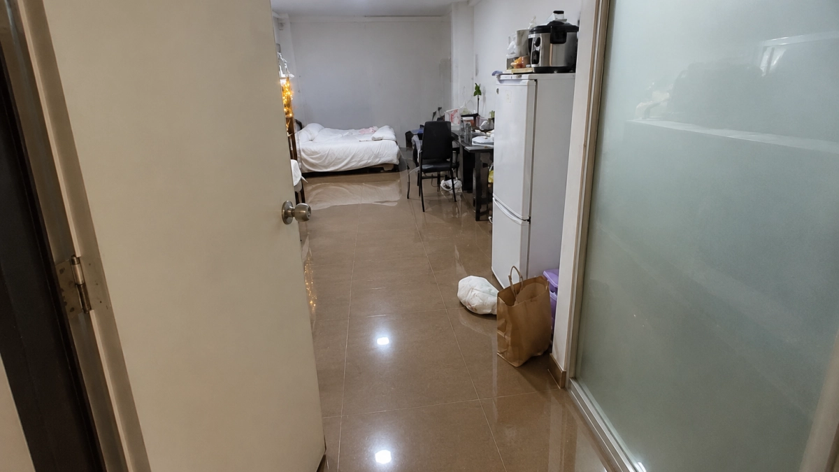 Долгожданное включение горячей воды в общежитии ДВФУ обернулось потопом и новым отключением