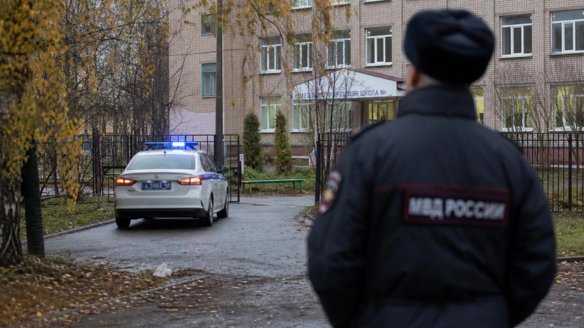 Семиклассник из Спасска-Дальнего поднял по тревоге экстренные службы звонком о минировании школы