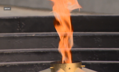 «Оскорбительный рисунок на памяти героев»: Вандалы осквернили мемориал павшим воинам в Артеме 4 февраля