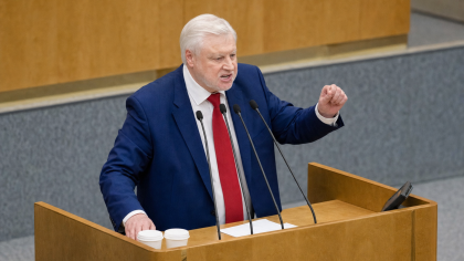 Миронов пообещал не допустить запрета праворульных машин в России